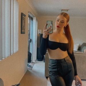 Meet your Posher, Kelly